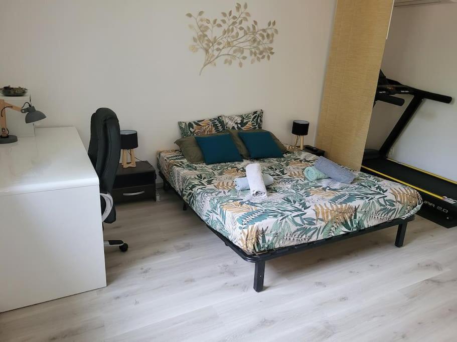 Appartement Tout Equipe En Rez-De-Jardin Entre Gard Et Ardeche Saint-Julien-de-Peyrolas 外观 照片