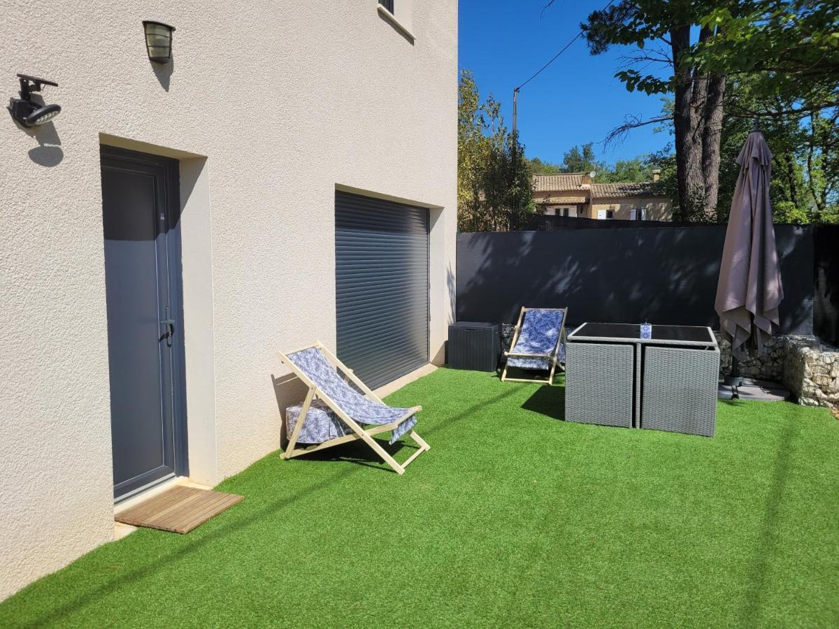 Appartement Tout Equipe En Rez-De-Jardin Entre Gard Et Ardeche Saint-Julien-de-Peyrolas 外观 照片