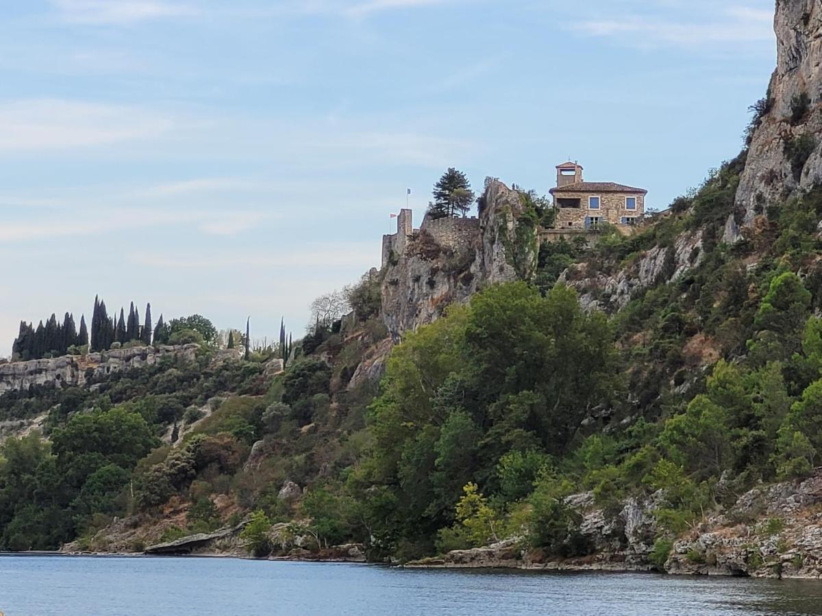 Appartement Tout Equipe En Rez-De-Jardin Entre Gard Et Ardeche Saint-Julien-de-Peyrolas 外观 照片